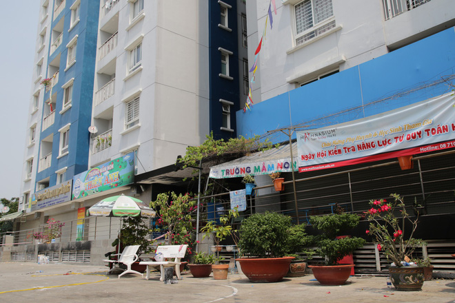 Vụ cháy kinh hoàng ở chung cư Carina: Người dân ấm lòng nhận thức ăn, quần áo miễn phí